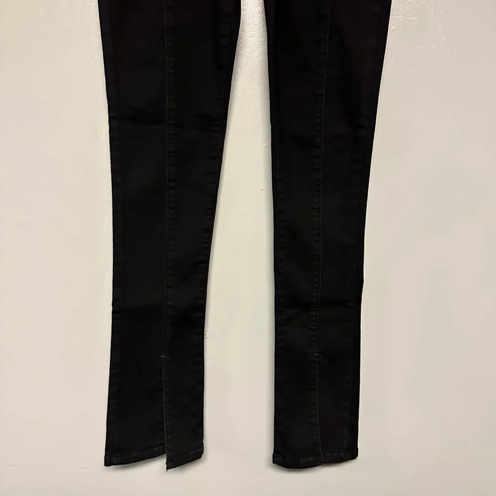Free people We The Free Black straight leg Jeans women's size XS (29”x33) goth